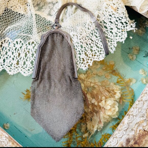 Antique Whiting & Davis Silver Mesh Wristlet Bag - Picture 1 of 12